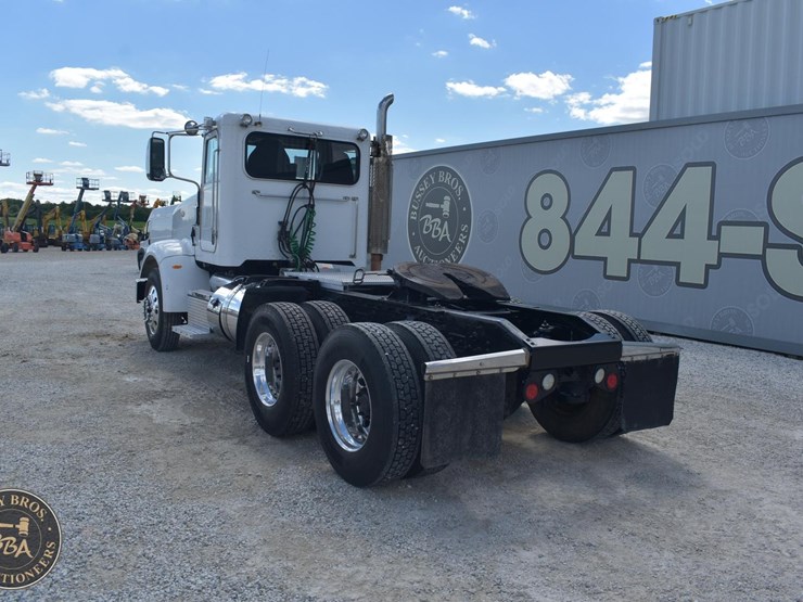 2013-peterbilt-367-image-7