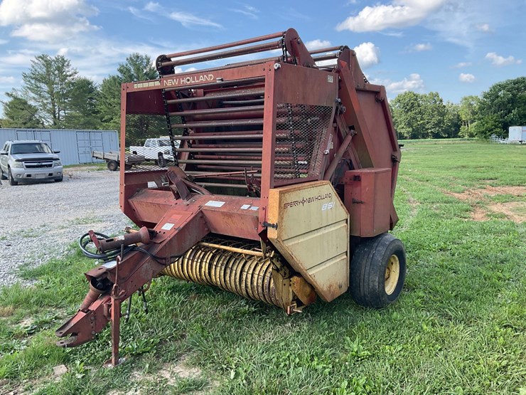 new-holland-851-image-1