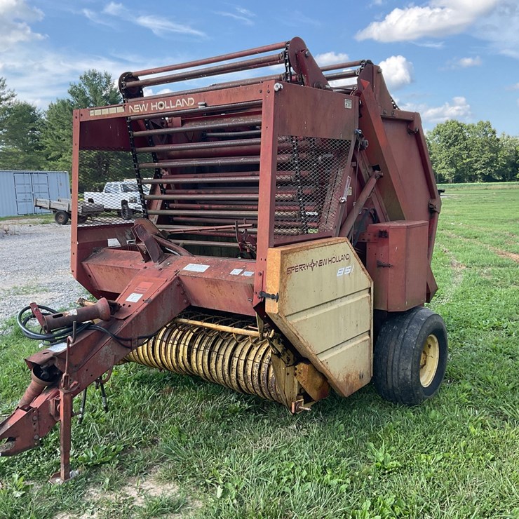 NEW HOLLAND 851