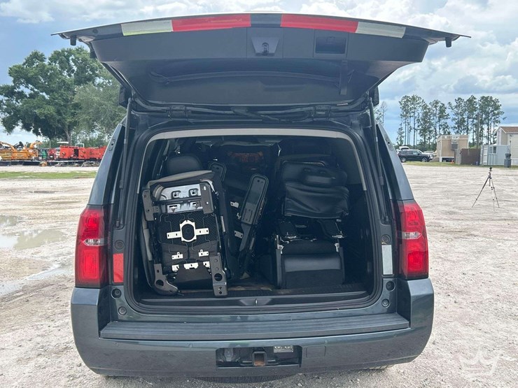 2019-chevrolet-tahoe-image-24