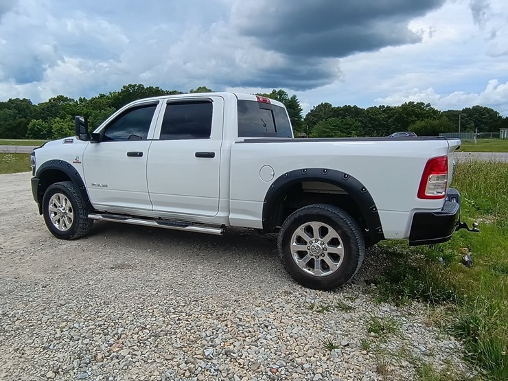2020-dodge-2500-image-4