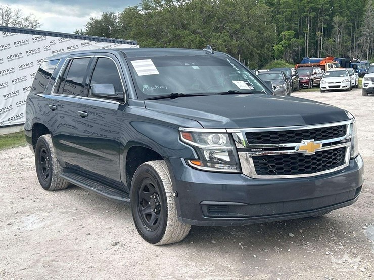 2019-chevrolet-tahoe-image-2