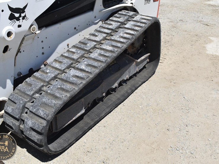 2022-bobcat-t740-image-13