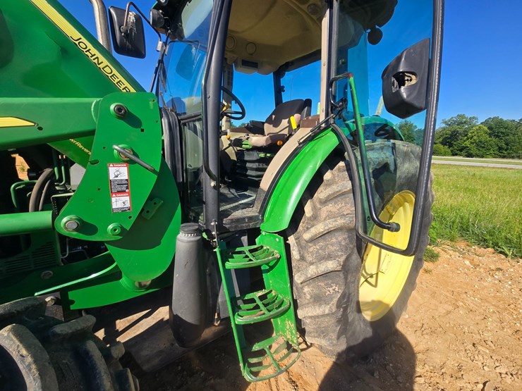 2010-john-deere-6115d-image-28