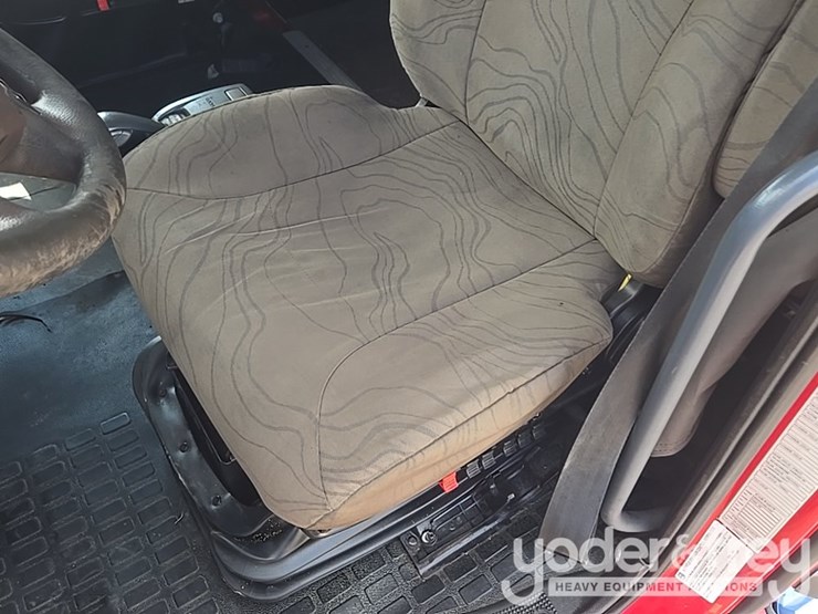2015-volvo-vnl-image-57