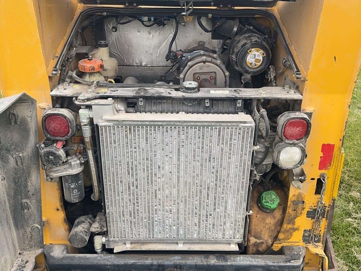 deere-318g-image-14