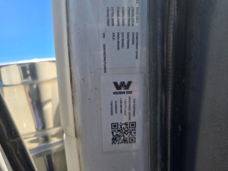 2020-western-star-4900-image-78