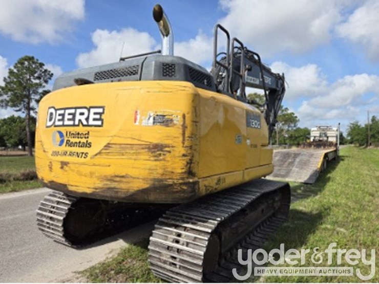 2018-deere-130g-image-3