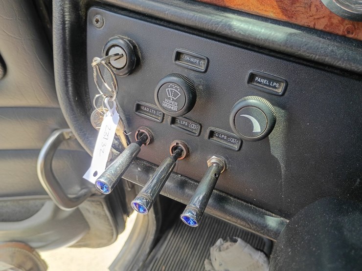 2005-peterbilt-379-image-61