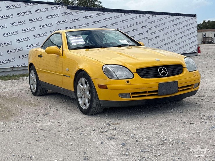 2000-mercedes-benz-slk230-coupe-image-2