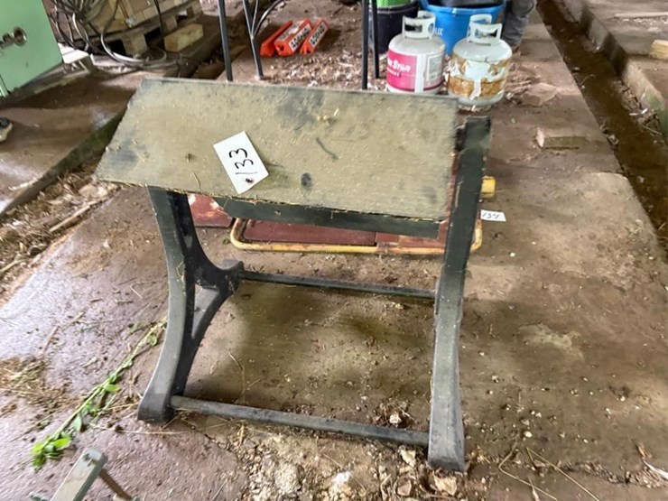 sign-stand-image-1