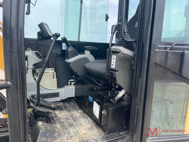 2021-caterpillar-305.5e2-image-17