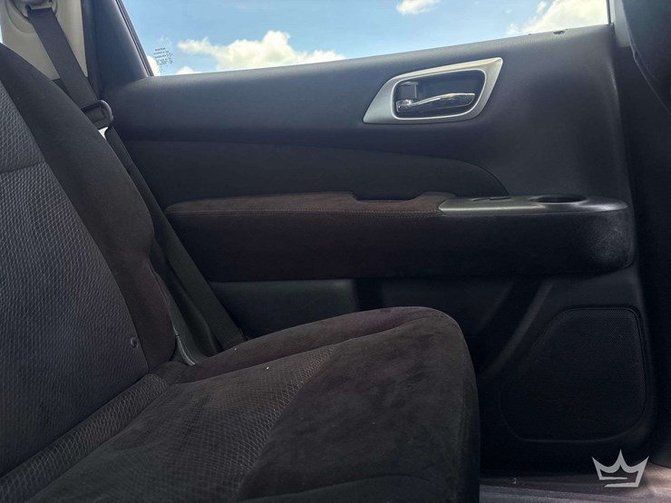 2015-nissan-pathfinder-image-19