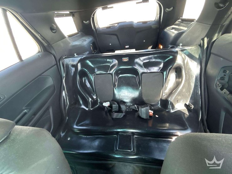 2016-ford-explorer-image-21