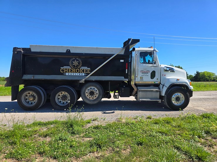 2018-western-star-4700-image-17