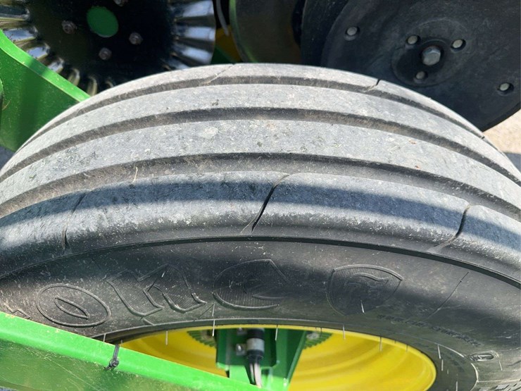 2019-john-deere-1795-image-27