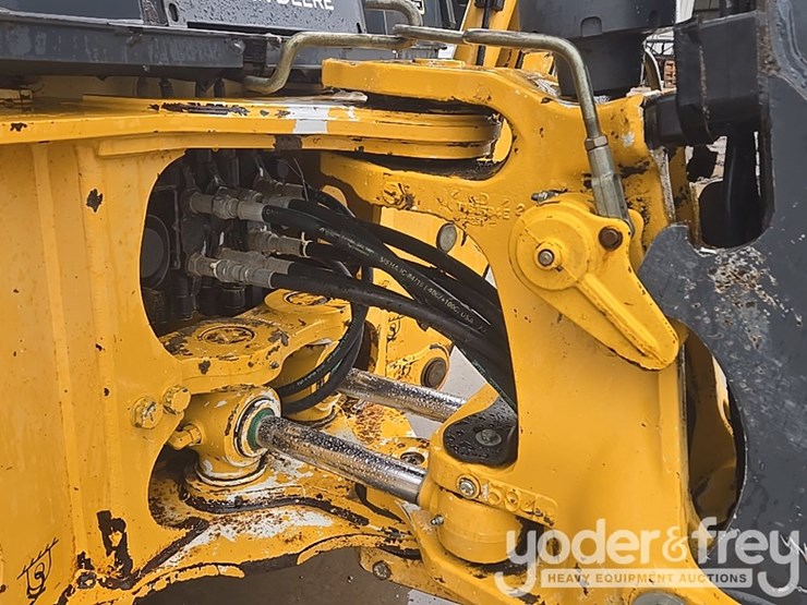 2014-deere-310k-ep-image-24