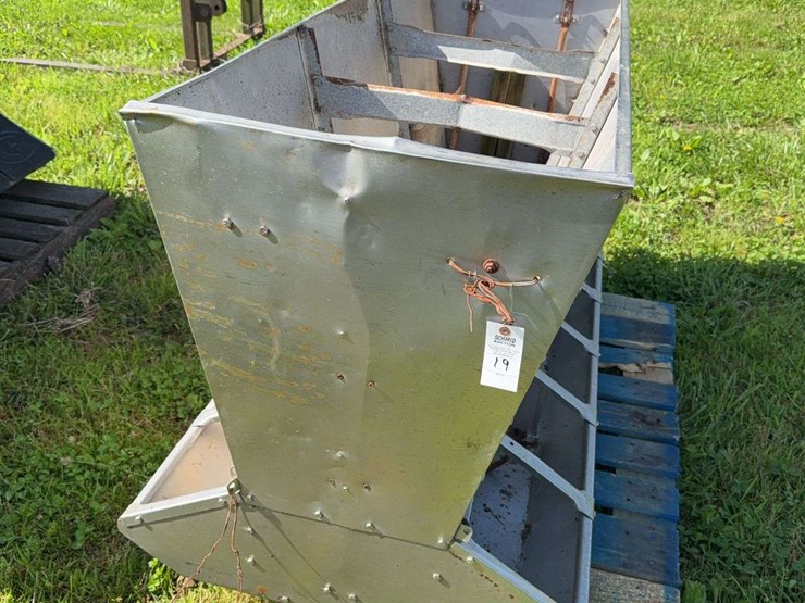 ss-hog-feeder,-66''-image-2