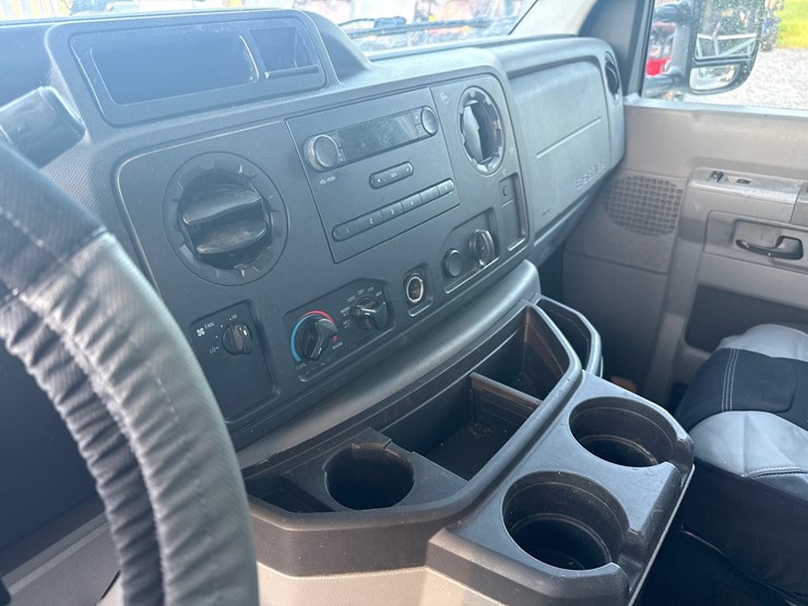 2010-ford-e350-image-5