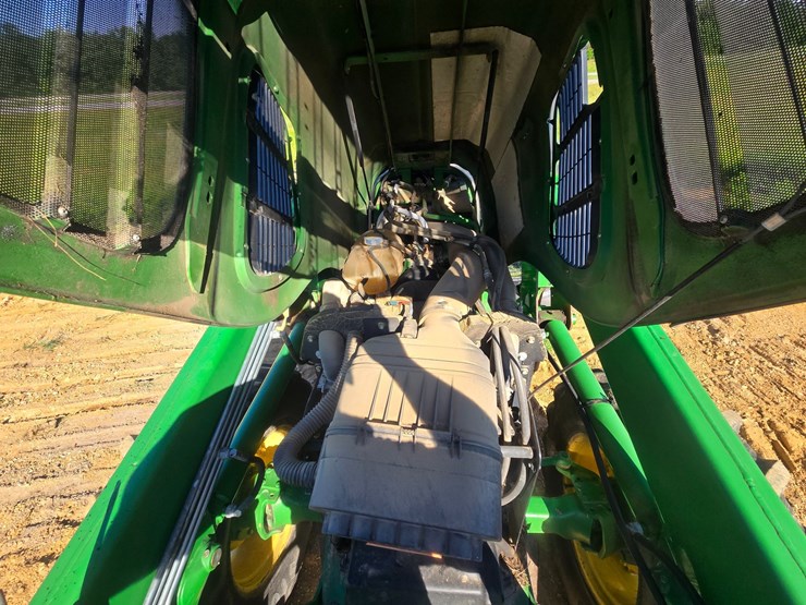 2010-john-deere-6115d-image-16