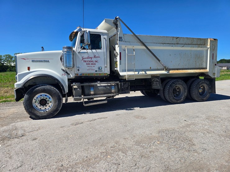 2020-western-star-4900-image-3