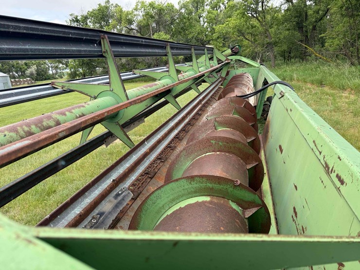 john-deere-224-image-4