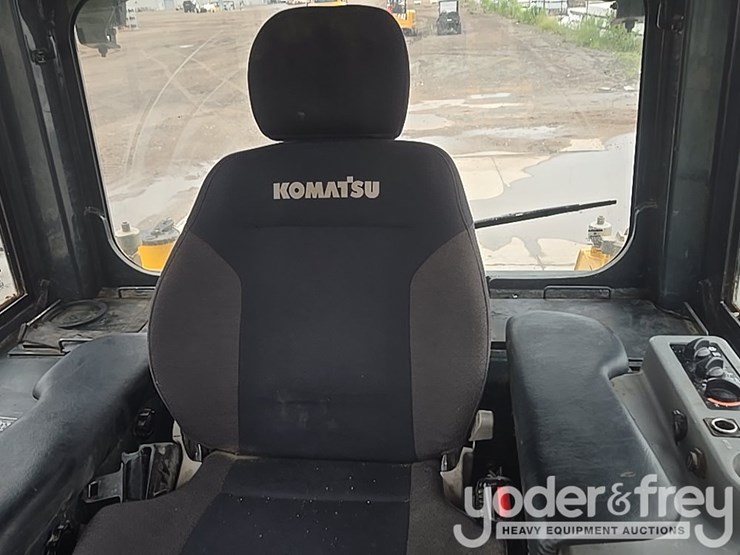 2022-komatsu-d61px-24-image-49