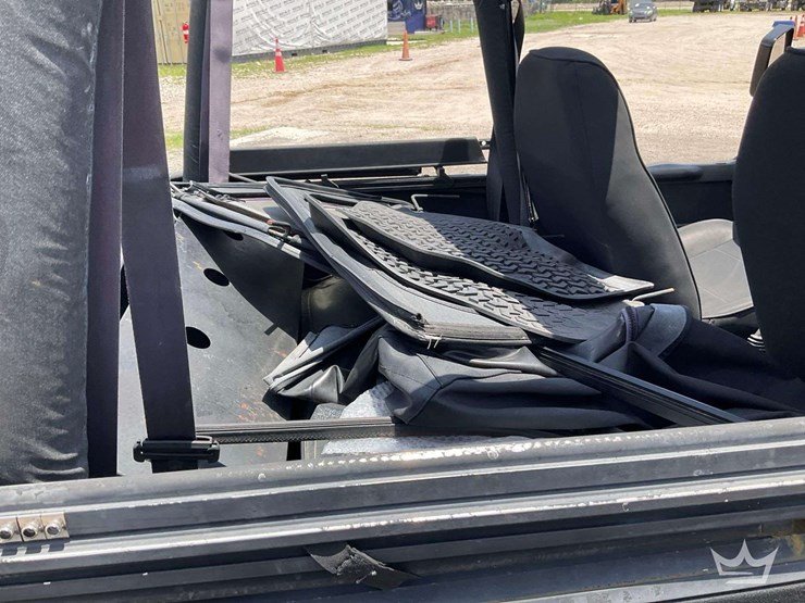 1995-jeep-wrangler-image-22