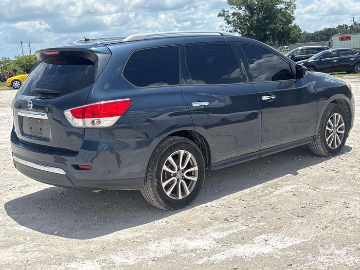 2015-nissan-pathfinder-image-3