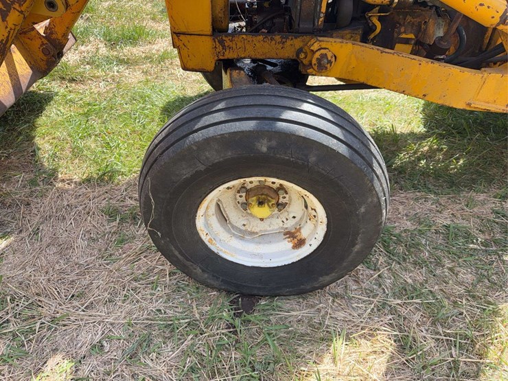 john-deere-400-image-9