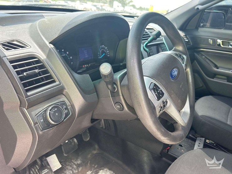 2013-ford-explorer-image-11