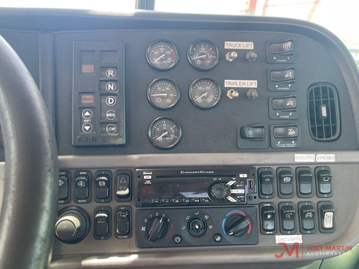 2016-peterbilt-365-image-27