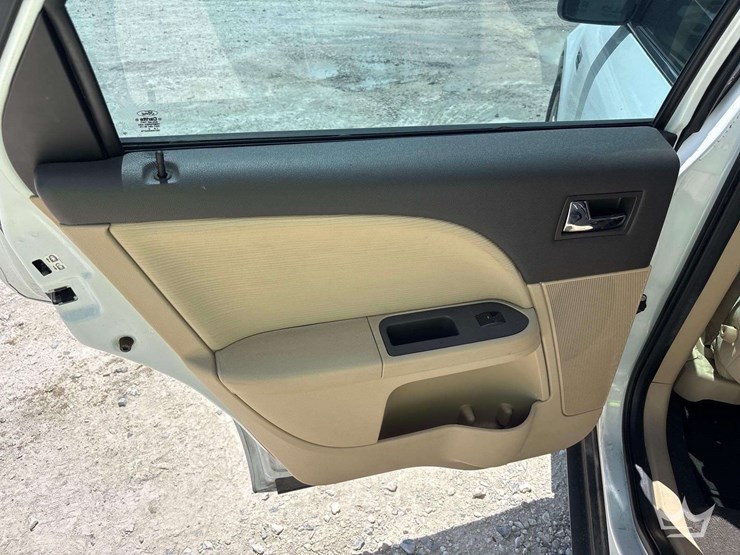 2008-ford-taurus-sedan-image-23