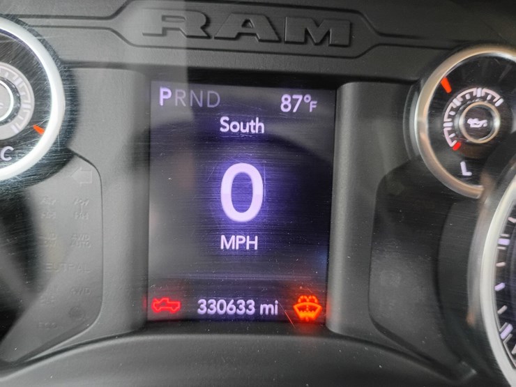 2020-dodge-2500-image-58
