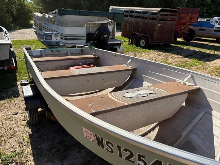14'-aluminum-fishing-boat.-image-2