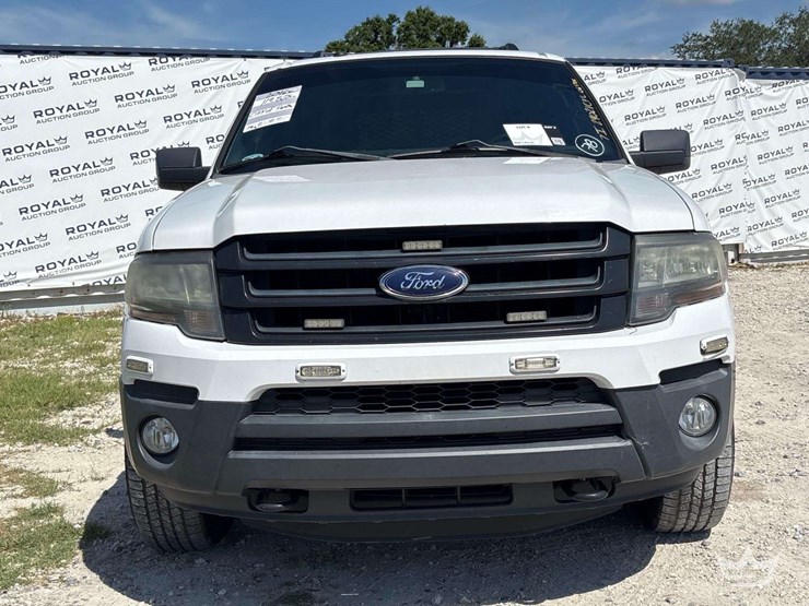 2016-ford-expedition-xlt-image-23