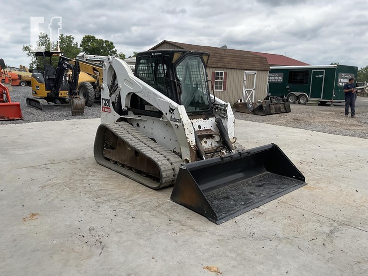 2008-bobcat-t320-image-6