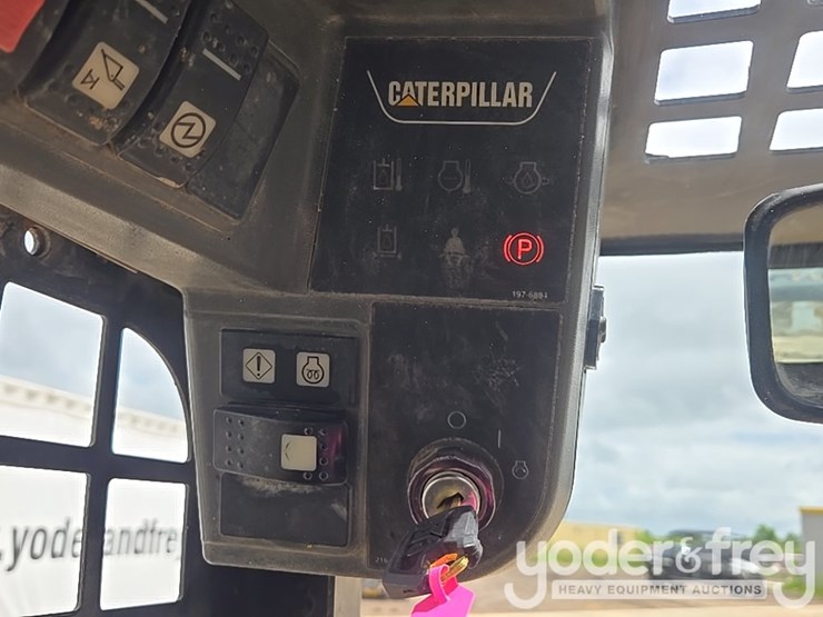 2011-caterpillar-257b3-image-44