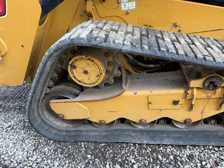2023-caterpillar-259d3-image-13