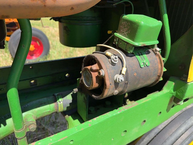john-deere-630-image-22
