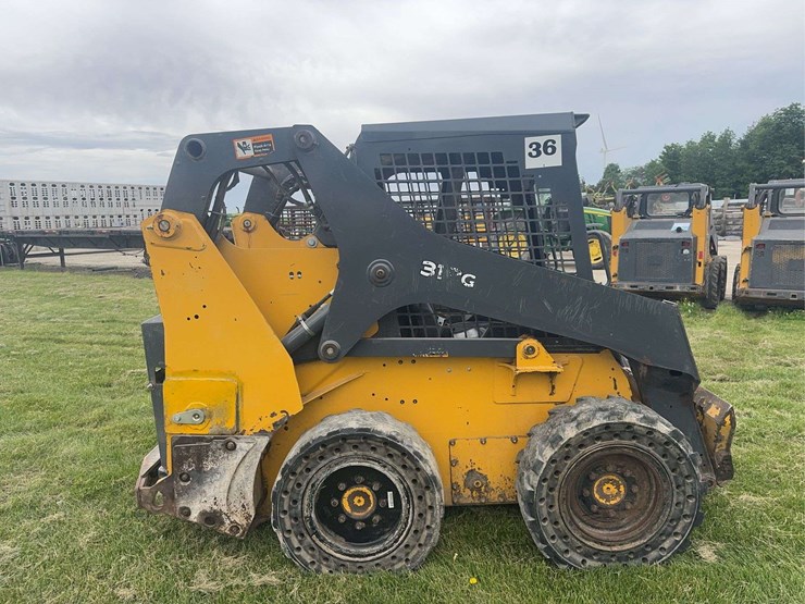 deere-318g-image-4