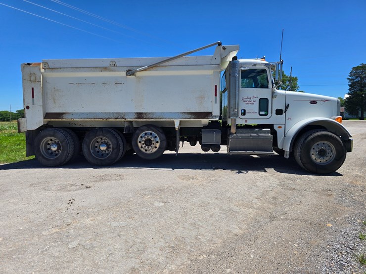 2017-peterbilt-365-image-21