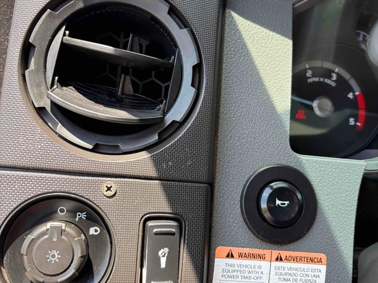 2017-ford-f750-image-27