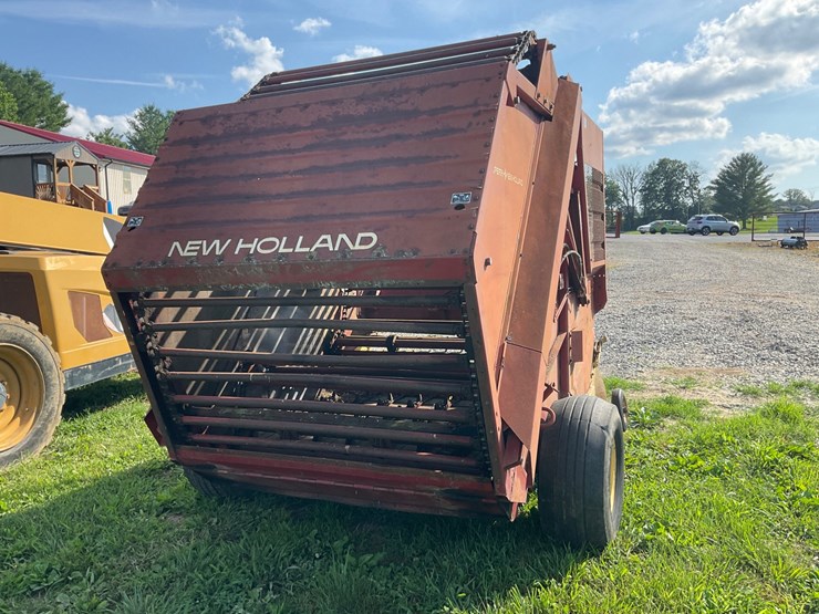 new-holland-851-image-4