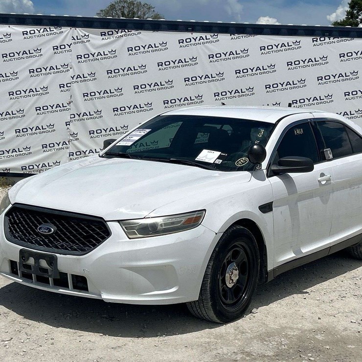 2013 Ford Taurus AWD Sedan