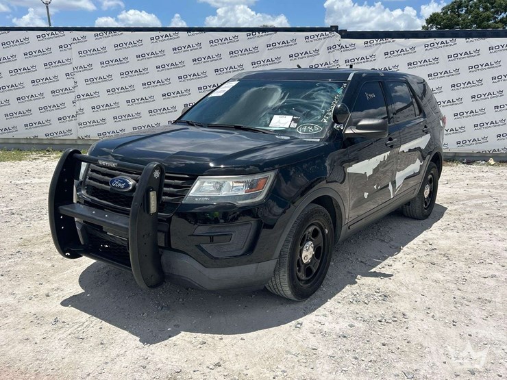 2017-ford-explorer-image-1