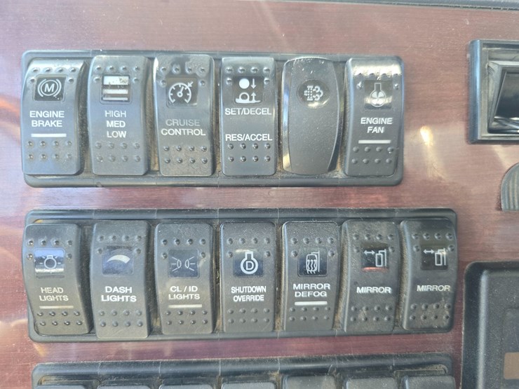 2018-western-star-4700-image-97