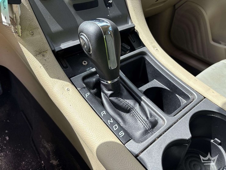 2018-ford-taurus-sedan-image-20
