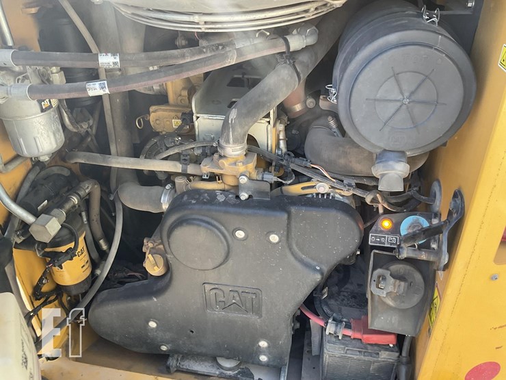 2022-caterpillar-272d3-image-19