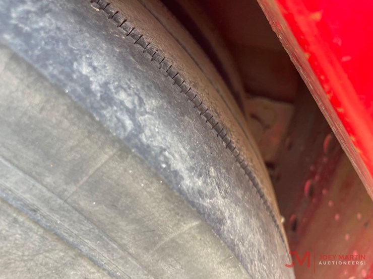 2016-peterbilt-365-image-13